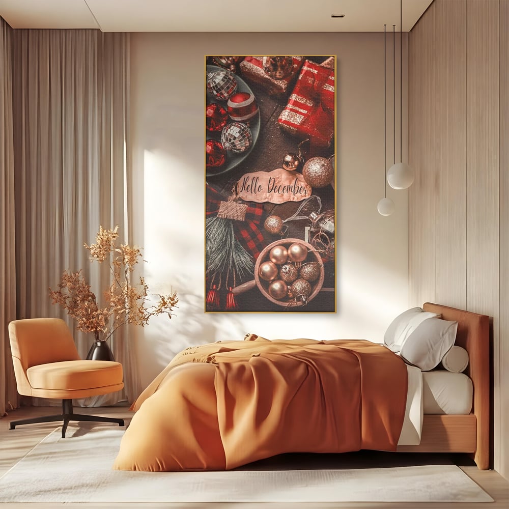 Tablou canvas cu tablou canvas cu globuri si cadouri, in rama de aluminiu auriu, pe perete intr-un dormitor